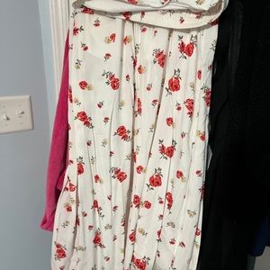 Lottie Miss White Maxi Skirt w/Flowers